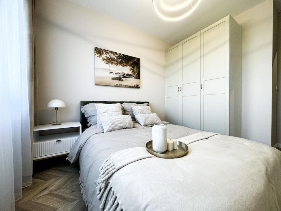 Balcony & Parking, Modern Elegant Apartment! Near Tram Wrocław Exterior foto