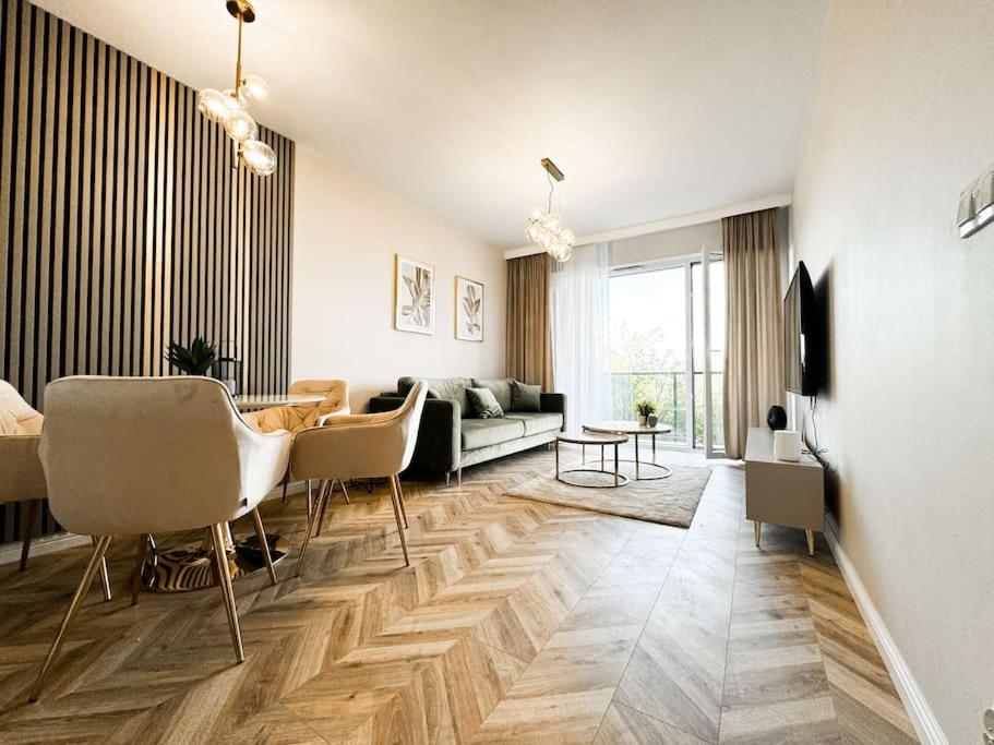 Balcony & Parking, Modern Elegant Apartment! Near Tram Wrocław Exterior foto