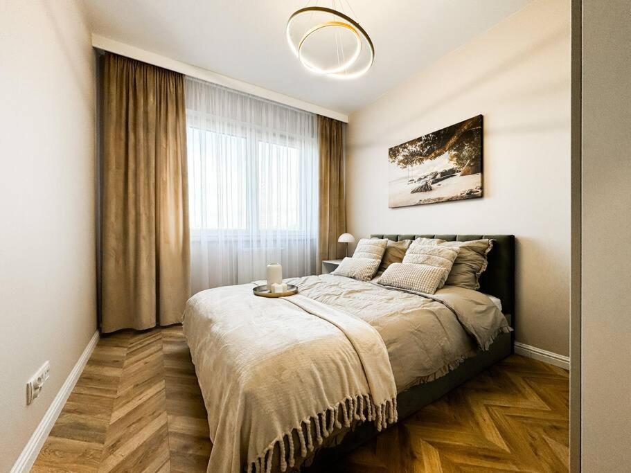 Balcony & Parking, Modern Elegant Apartment! Near Tram Wrocław Exterior foto