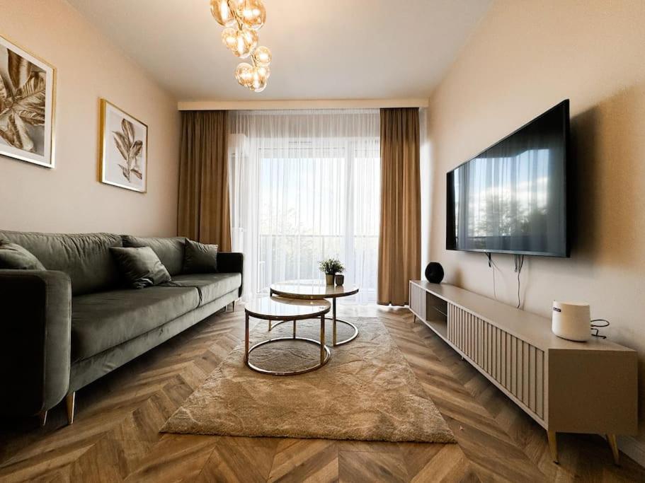 Balcony & Parking, Modern Elegant Apartment! Near Tram Wrocław Exterior foto